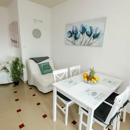 Sea View Cozy With Parking, Close To The Beach! Apartment