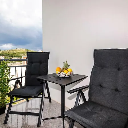 Sea View Cozy With Parking, Close To The Beach! *
