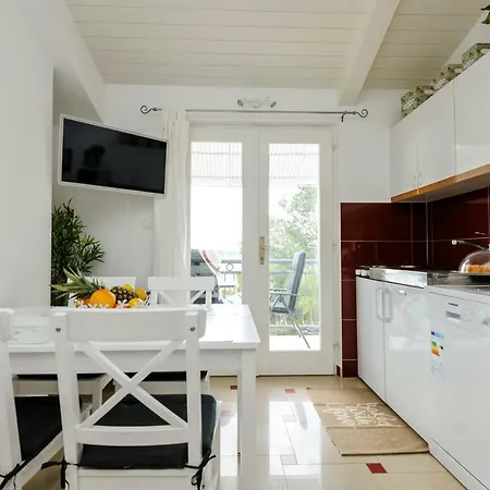 Sea View Cozy With Parking, Close To The Beach! * Zaboric