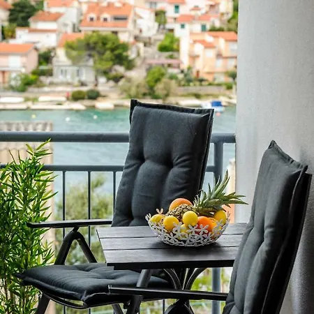 Apartment Sea View Cozy With Parking, Close To The Beach! *